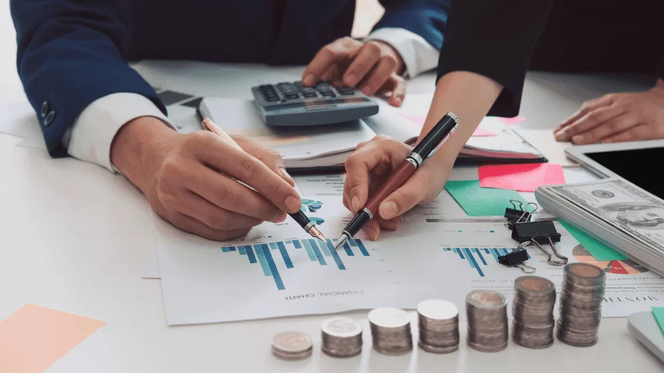 ادارة المبيعات والتسويق من خلال شركة حلول ميج للتسويق والاستشارات الادارية