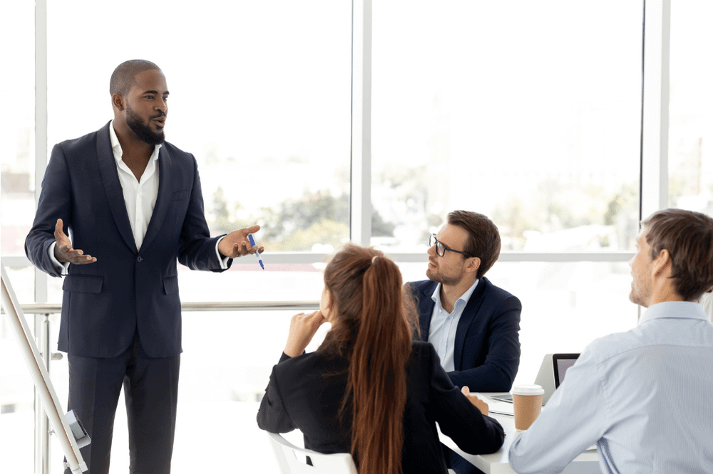 المستشار المالي من خلال شركة حلول ميج للاستشارات الادارية والتسويقية وتطوير الاعمال وتطوير الاداء الوظيفي